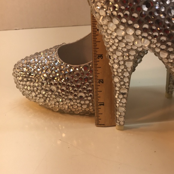 NWOT Crystal Studded Wedding Pumps Size 9 (UK 7 / EURO 39) - - Picture 10 of 16